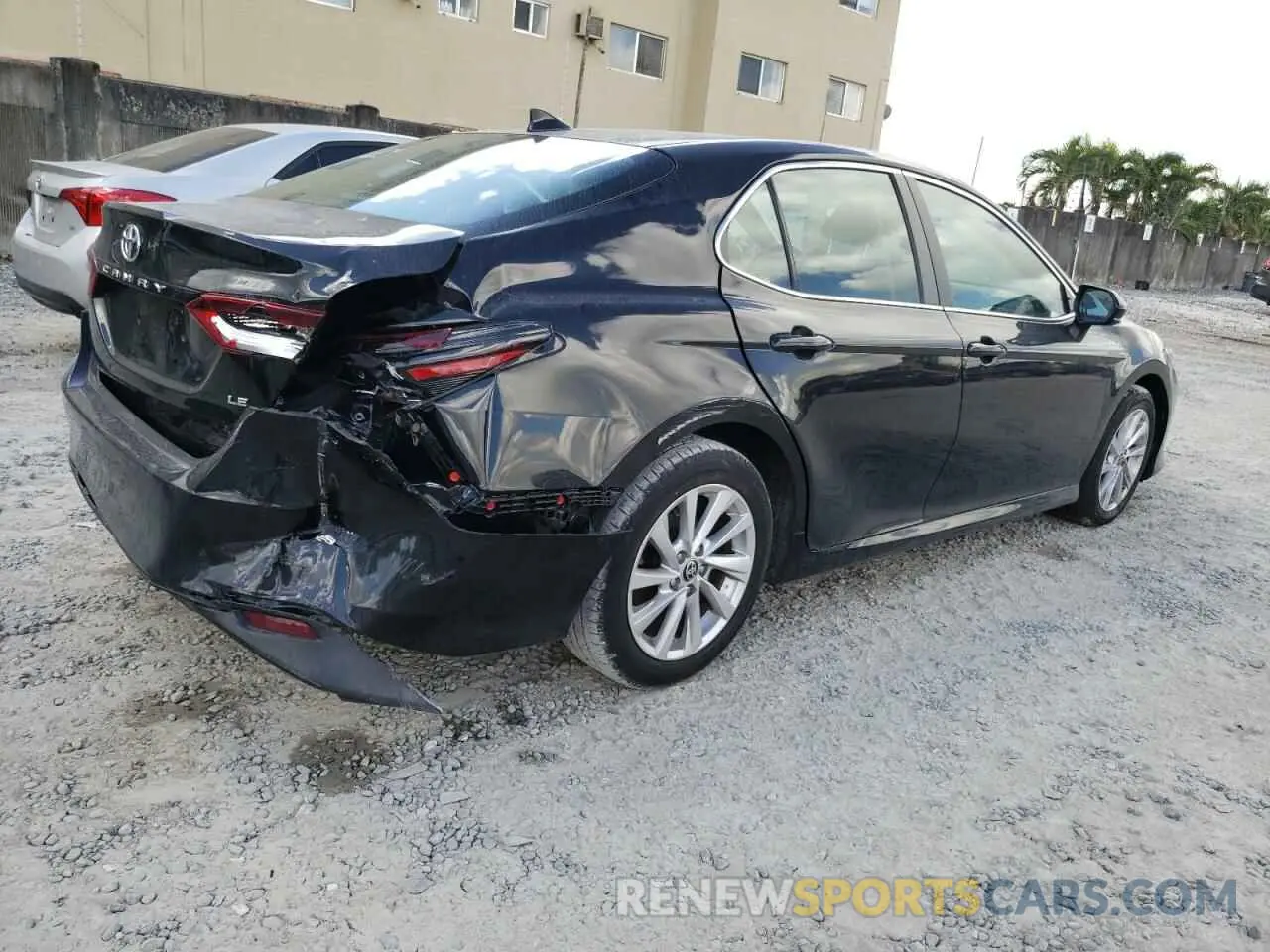 3 fotografías del automóvil dañado 4T1C11AK6MU495881 TOYOTA CAMRY 2021