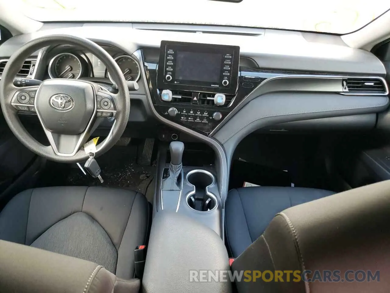 8 fotografías del automóvil dañado 4T1C11AK6MU495881 TOYOTA CAMRY 2021