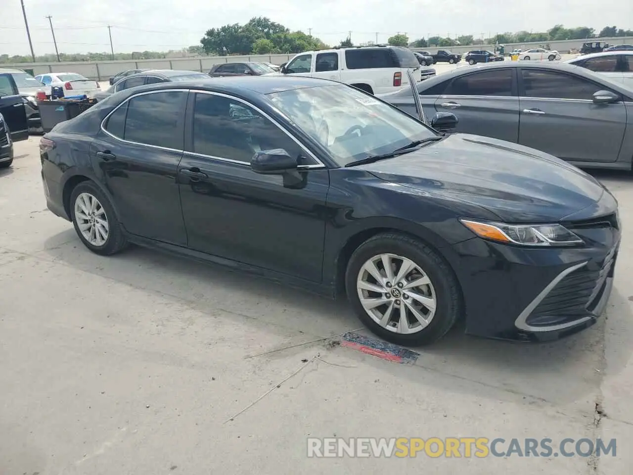 4 fotografías del automóvil dañado 4T1C11AK6MU540429 TOYOTA CAMRY 2021