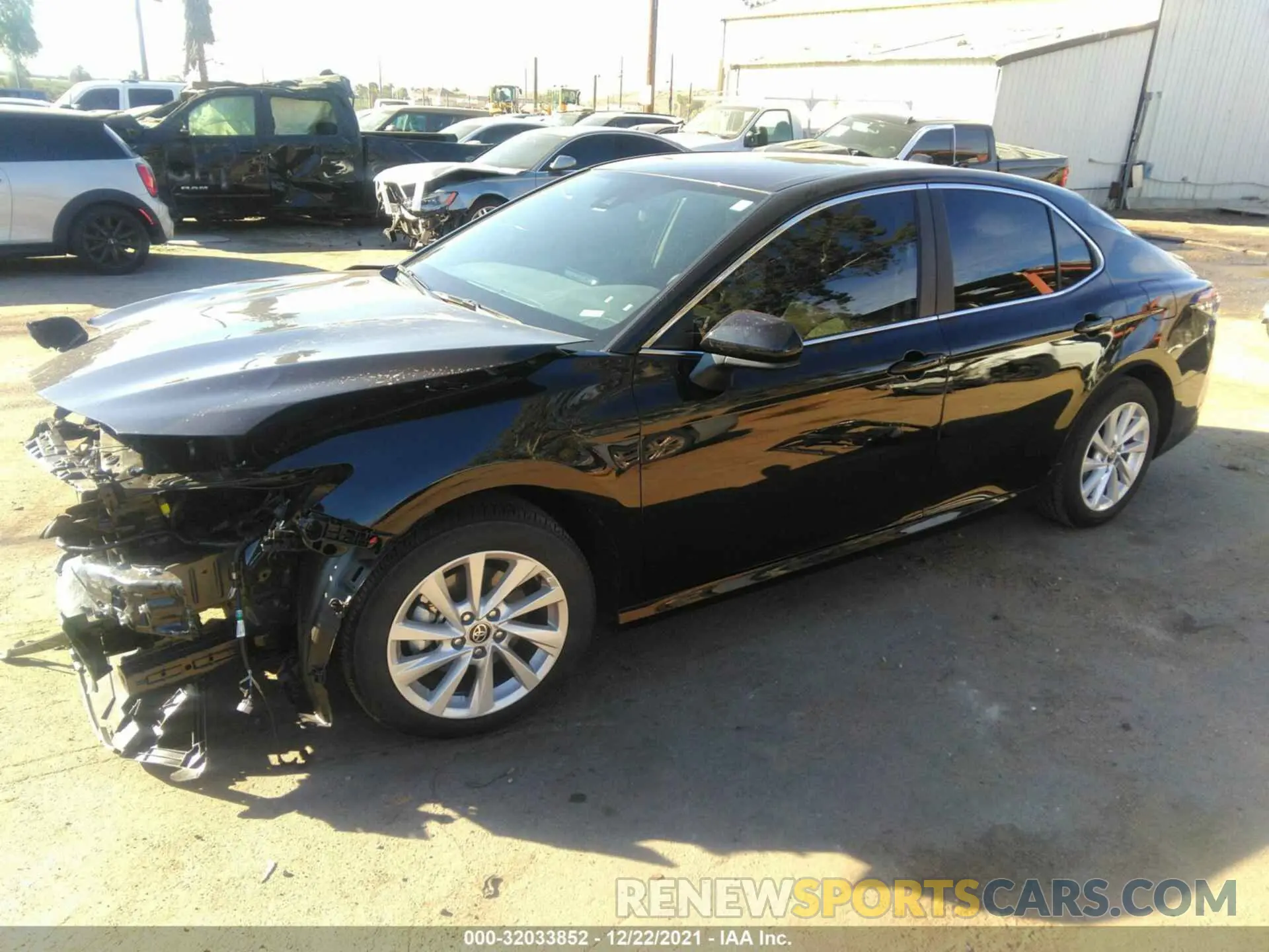 2 fotografías del automóvil dañado 4T1C11AK6MU541631 TOYOTA CAMRY 2021
