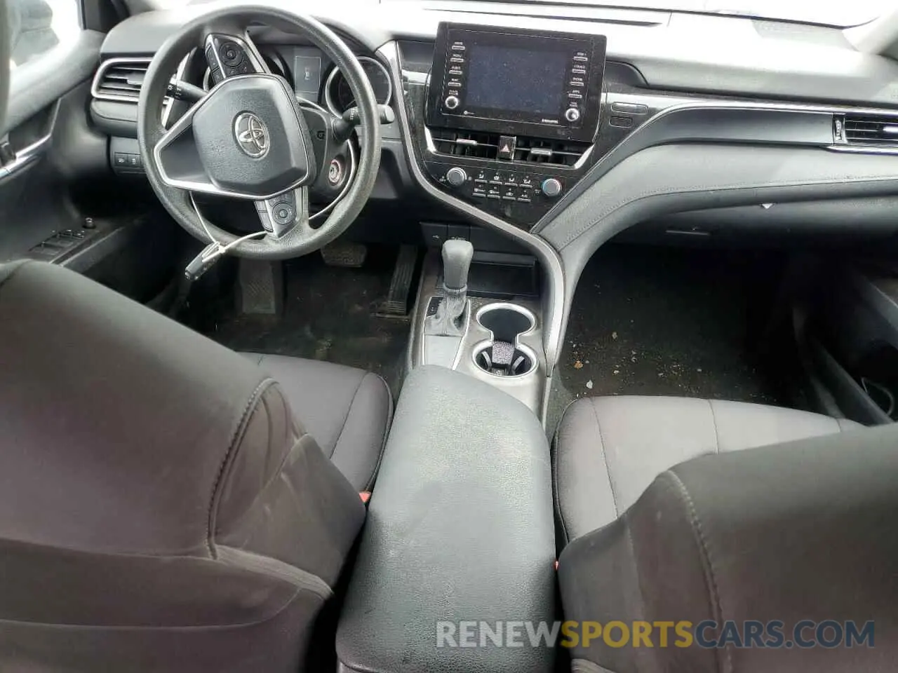 8 fotografías del automóvil dañado 4T1C11AK6MU562687 TOYOTA CAMRY 2021