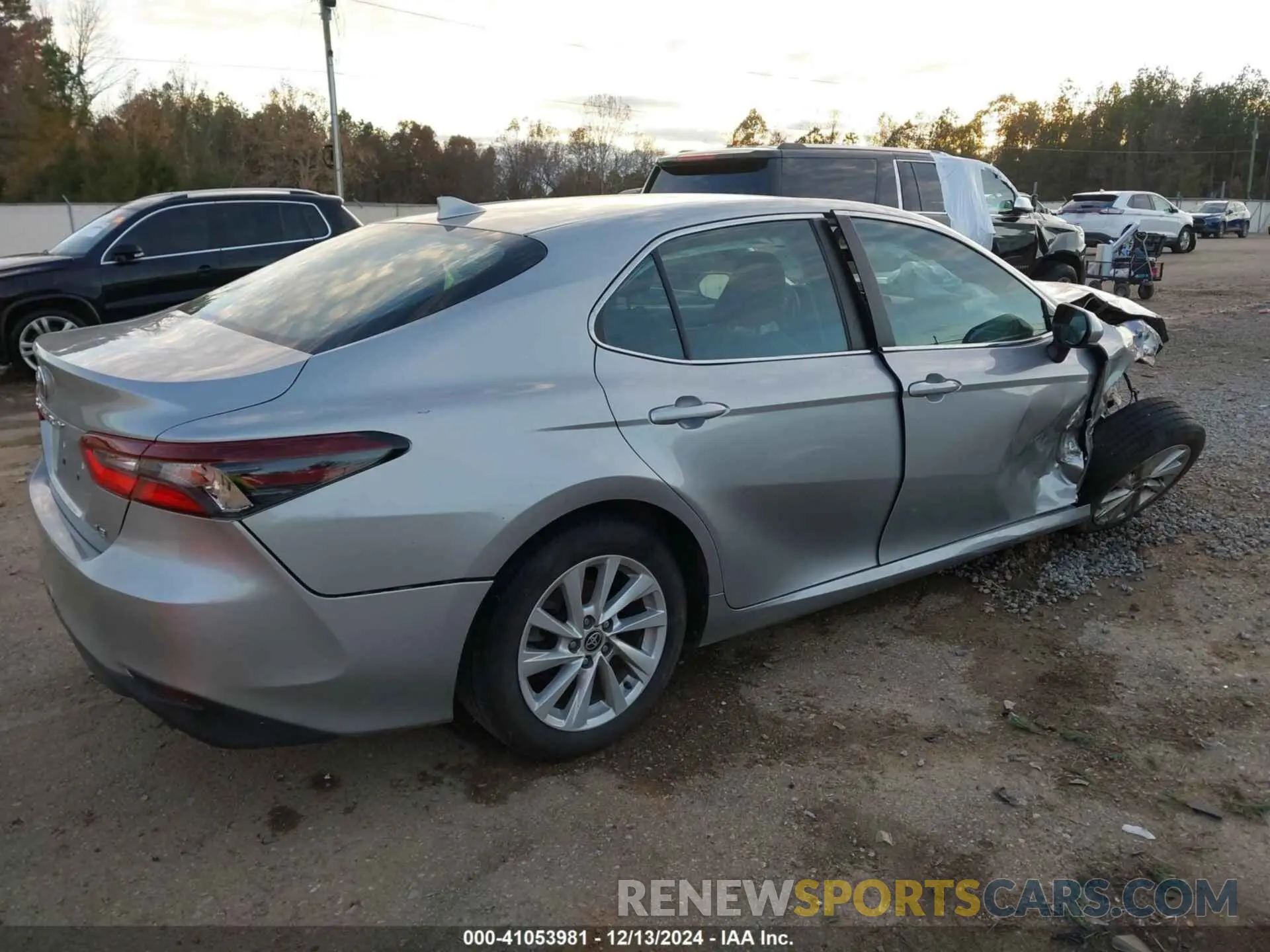 4 fotografías del automóvil dañado 4T1C11AK6MU579389 TOYOTA CAMRY 2021