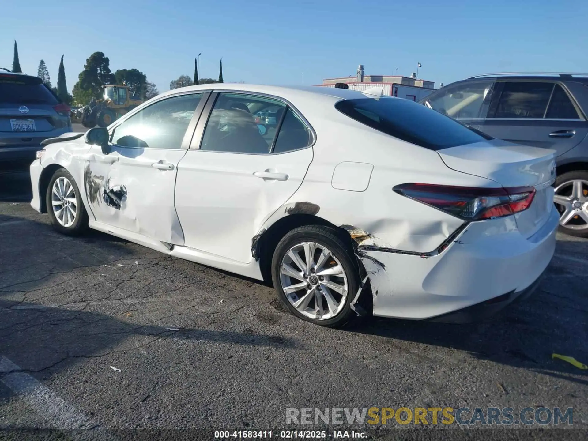 14 fotografías del automóvil dañado 4T1C11AK6MU589470 TOYOTA CAMRY 2021