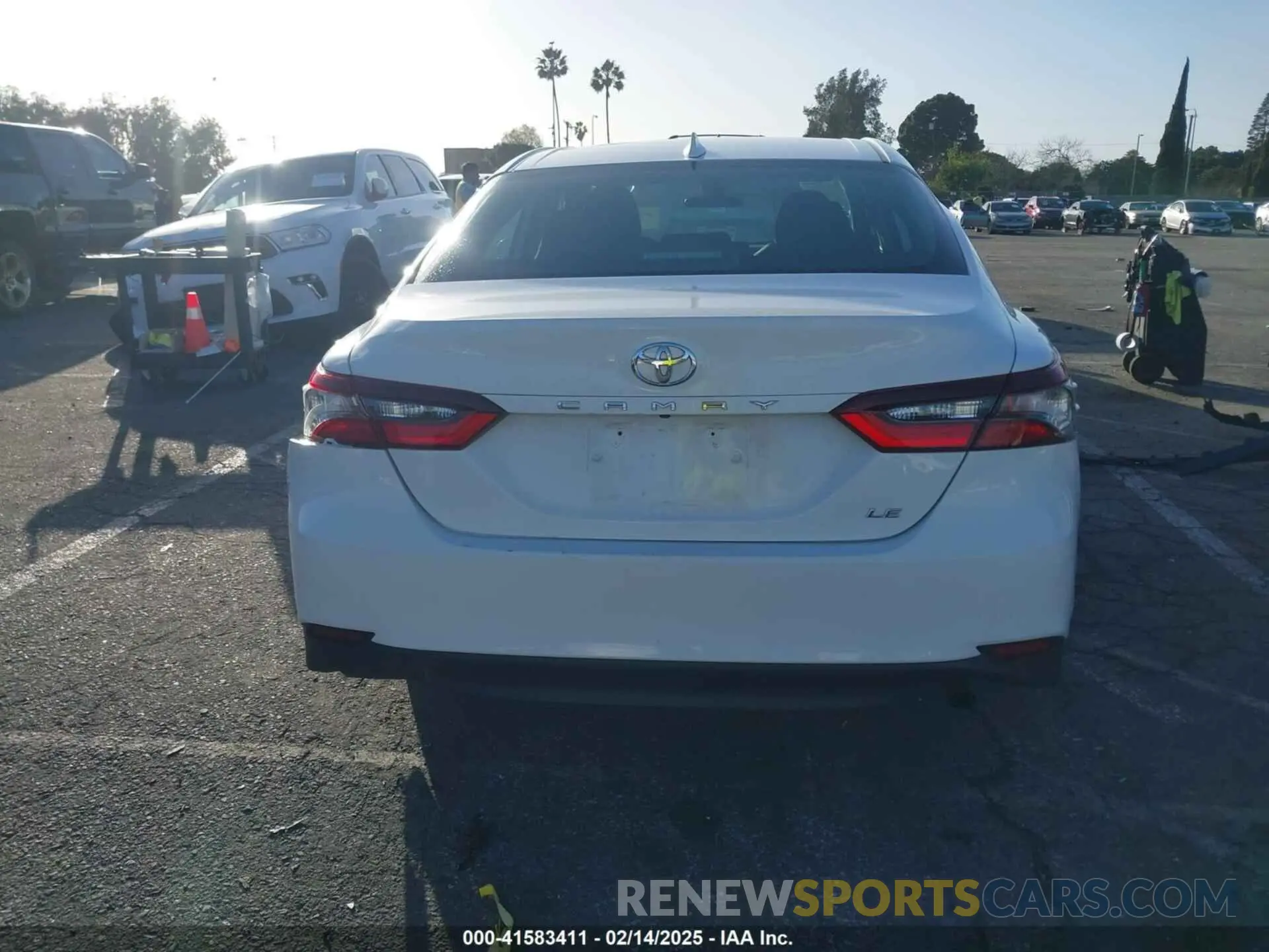 16 fotografías del automóvil dañado 4T1C11AK6MU589470 TOYOTA CAMRY 2021