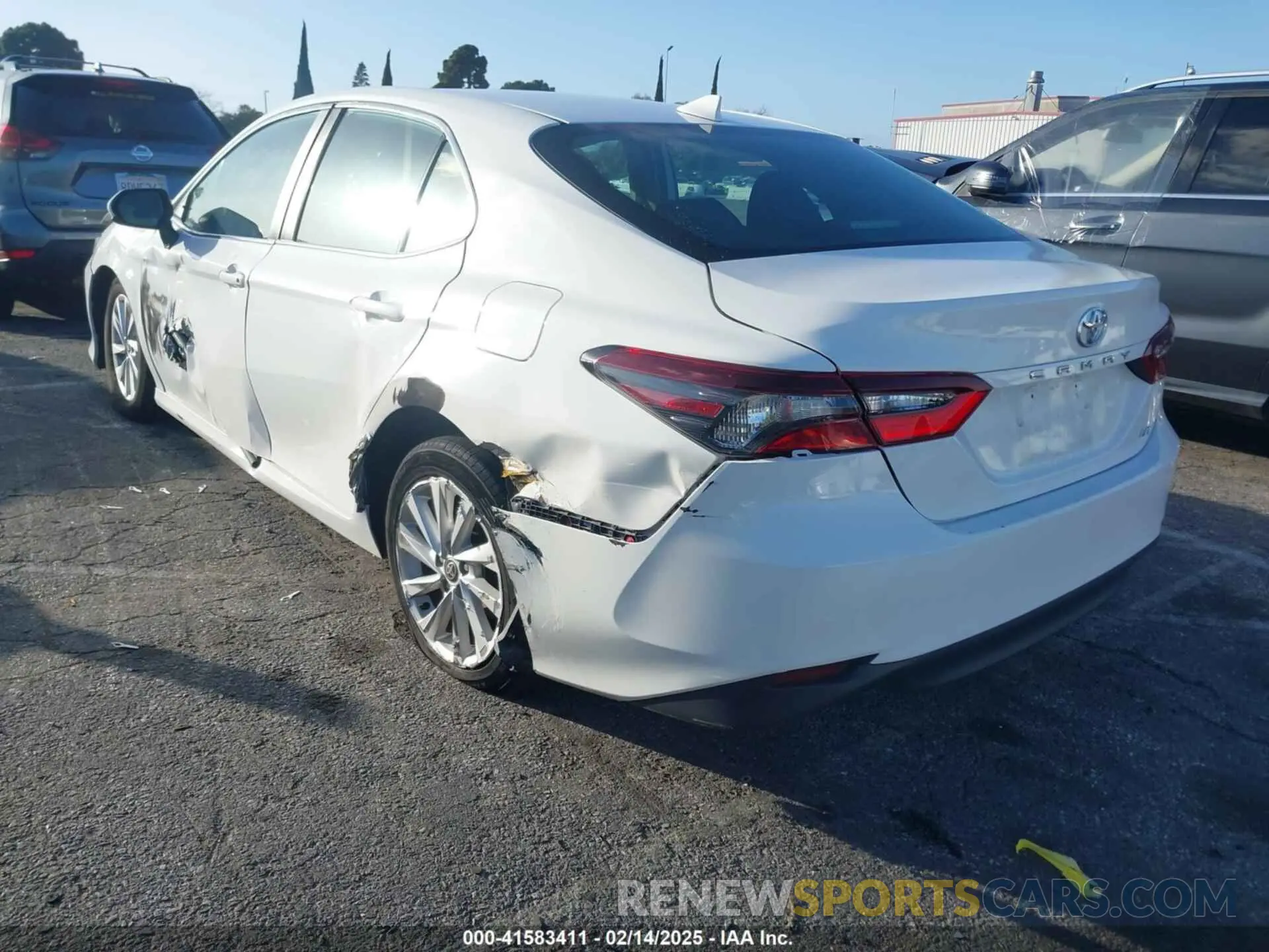 3 fotografías del automóvil dañado 4T1C11AK6MU589470 TOYOTA CAMRY 2021