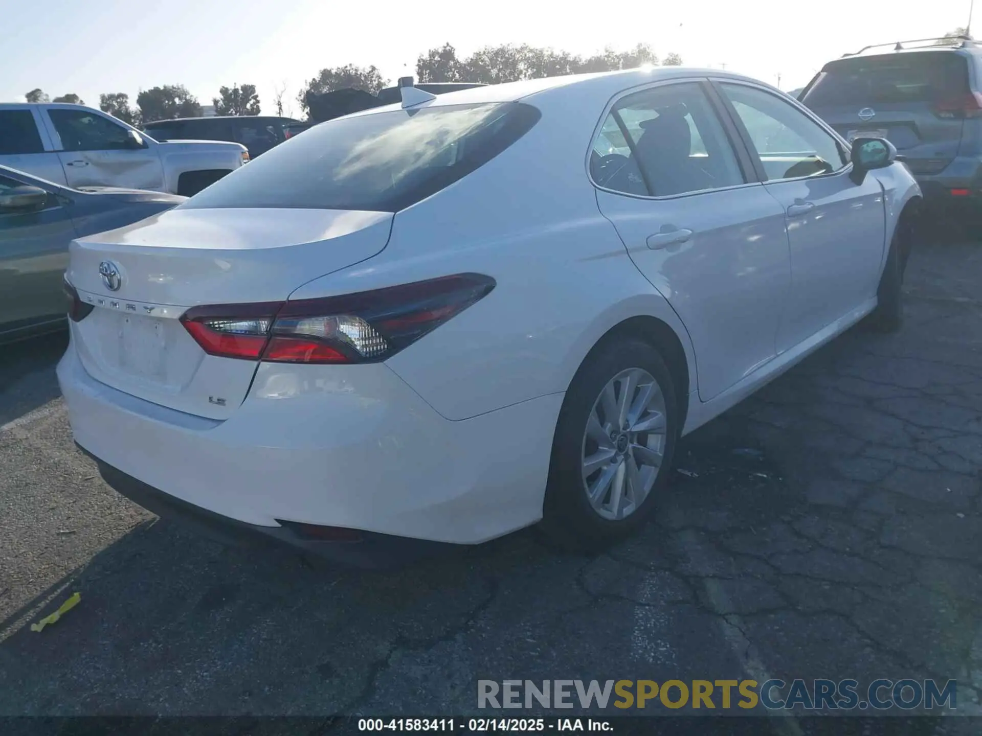 4 fotografías del automóvil dañado 4T1C11AK6MU589470 TOYOTA CAMRY 2021