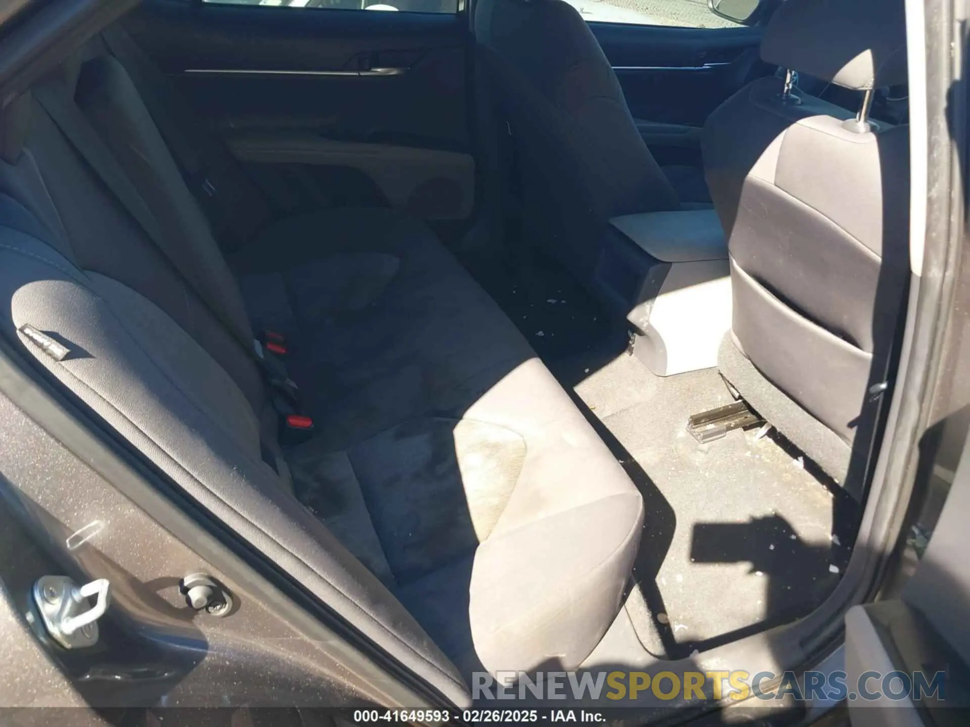 8 fotografías del automóvil dañado 4T1C11AK6MU600323 TOYOTA CAMRY 2021