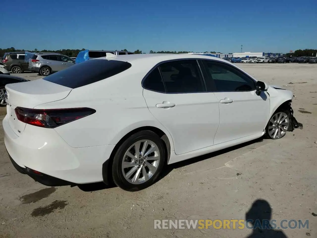 3 fotografías del automóvil dañado 4T1C11AK7MU562830 TOYOTA CAMRY 2021