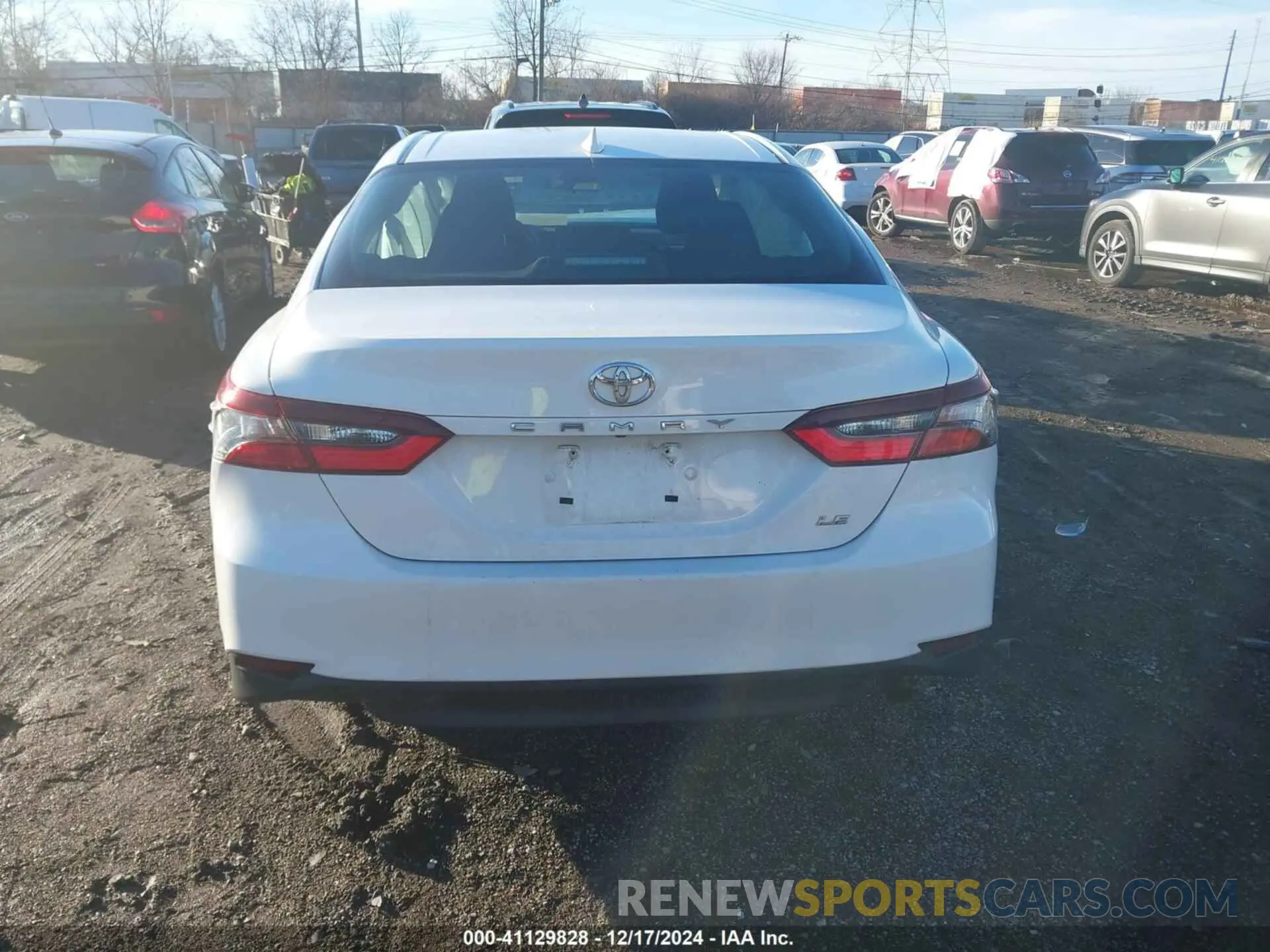 17 fotografías del automóvil dañado 4T1C11AK7MU566716 TOYOTA CAMRY 2021