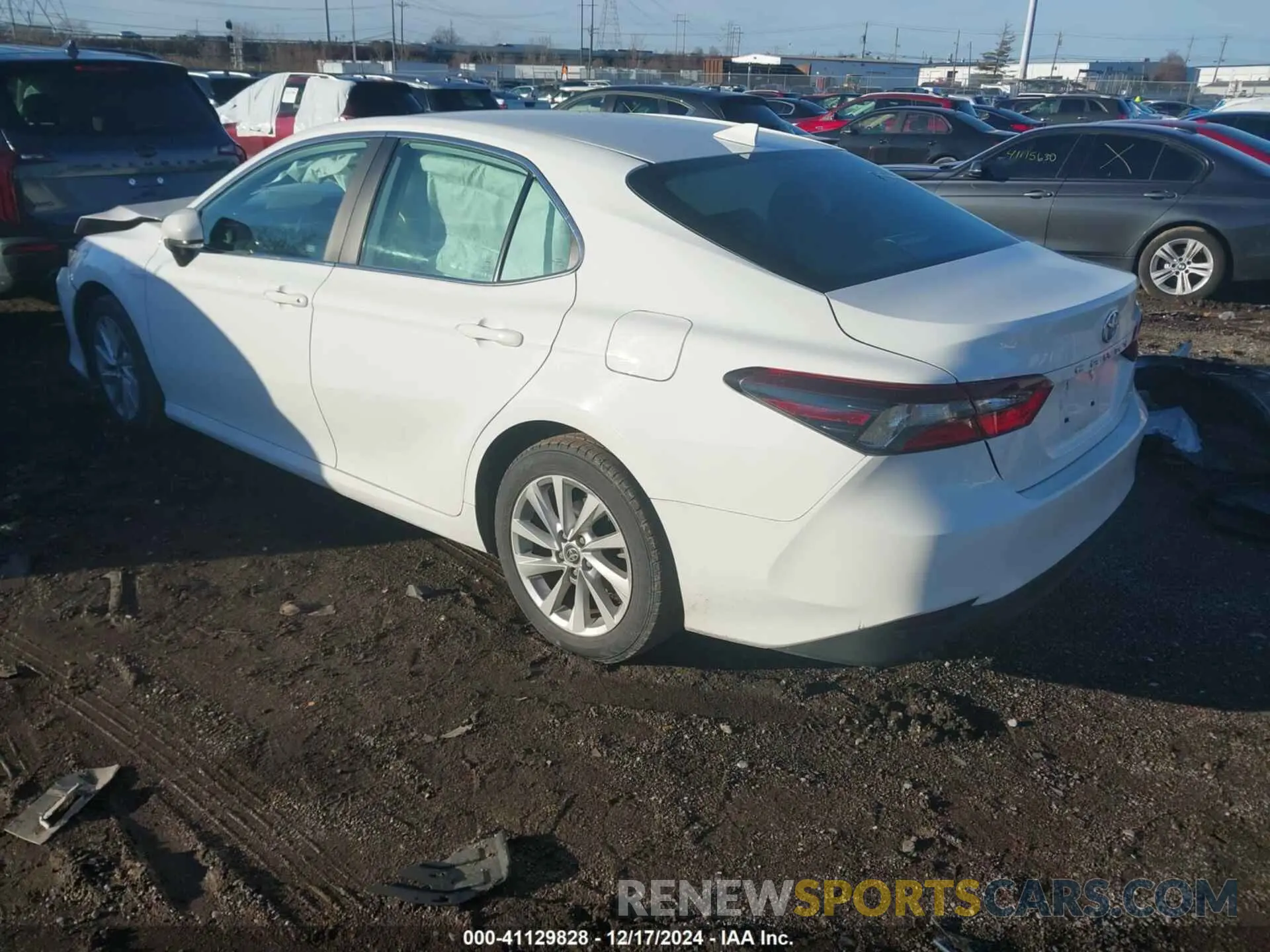 3 fotografías del automóvil dañado 4T1C11AK7MU566716 TOYOTA CAMRY 2021