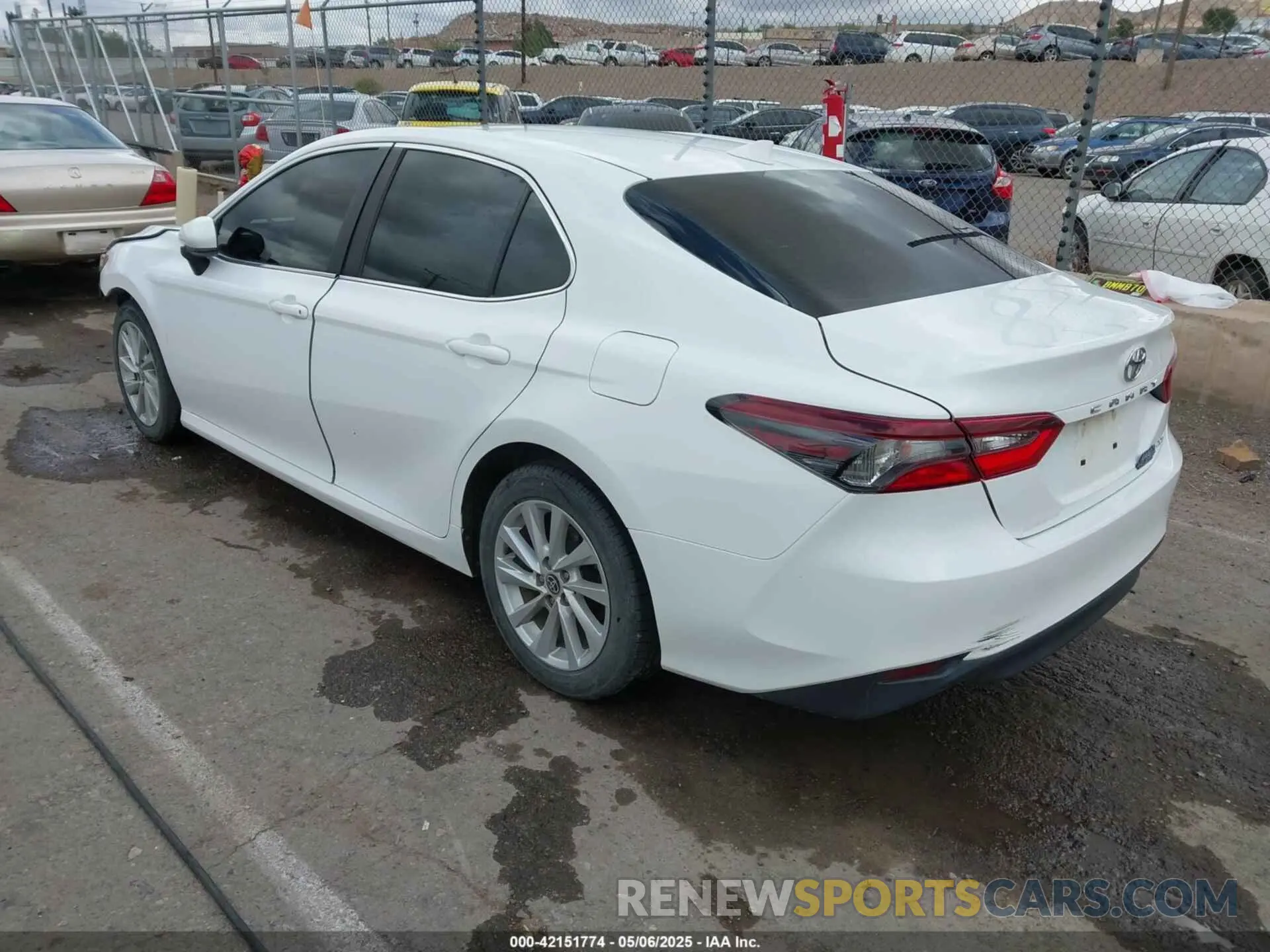 3 fotografías del automóvil dañado 4T1C11AK8MU533904 TOYOTA CAMRY 2021