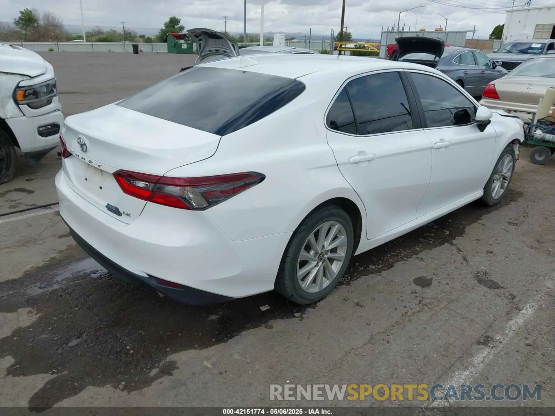 4 fotografías del automóvil dañado 4T1C11AK8MU533904 TOYOTA CAMRY 2021