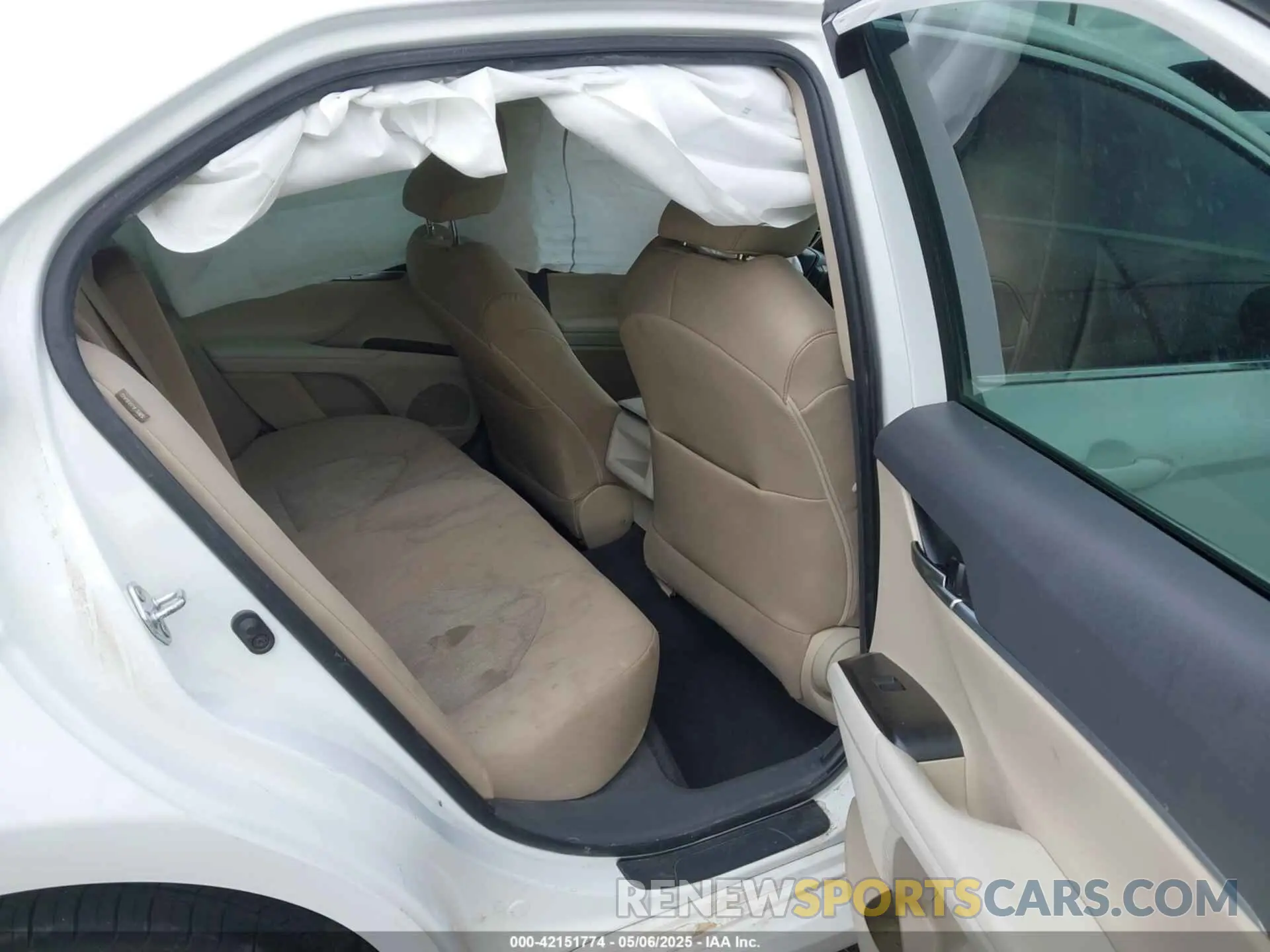 8 fotografías del automóvil dañado 4T1C11AK8MU533904 TOYOTA CAMRY 2021