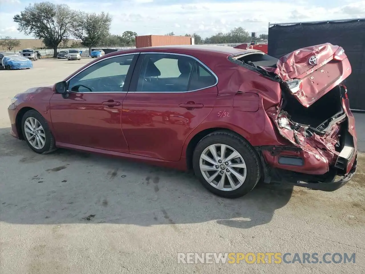 2 fotografías del automóvil dañado 4T1C11AK8MU548824 TOYOTA CAMRY 2021