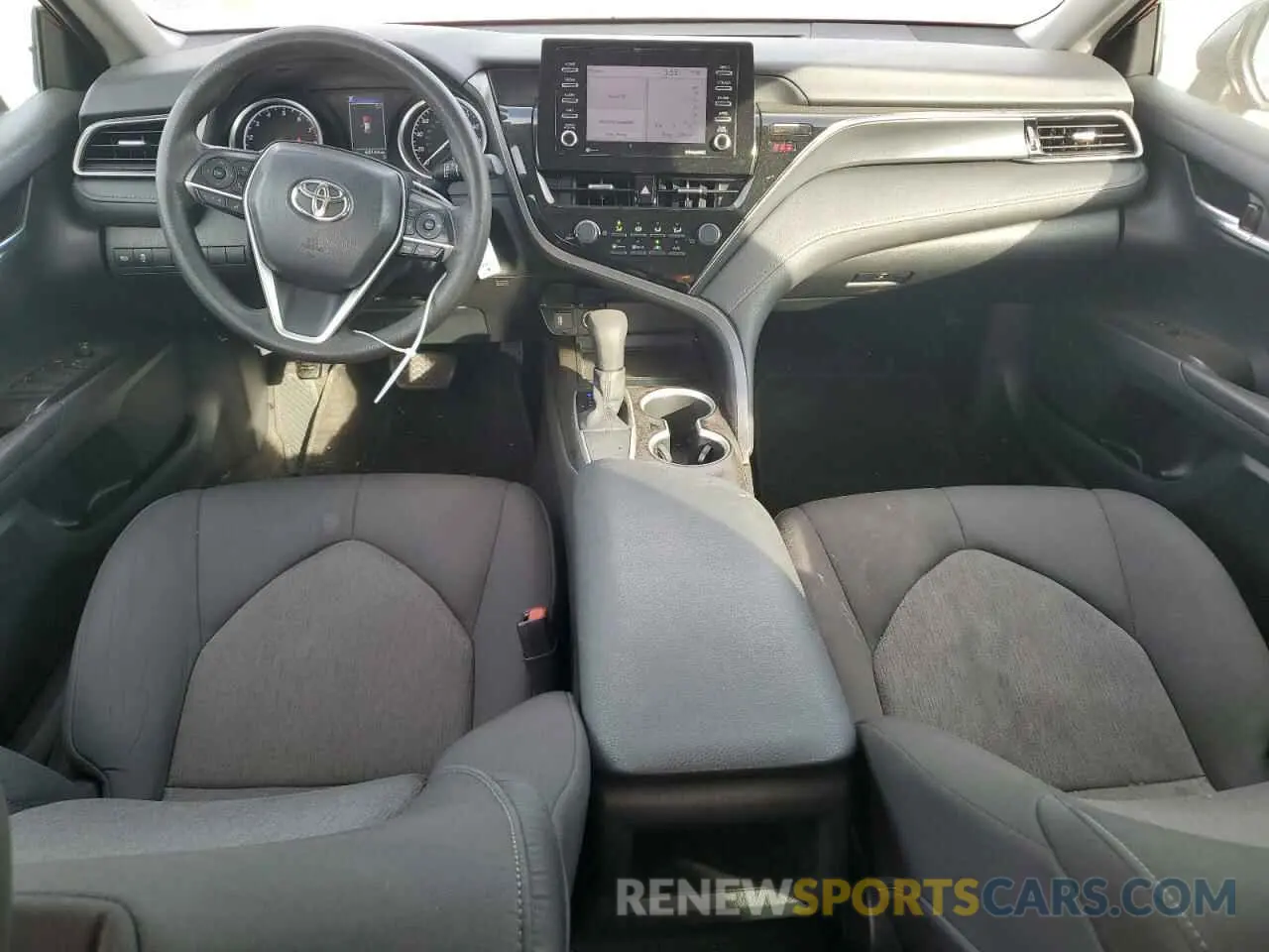 8 fotografías del automóvil dañado 4T1C11AK8MU548824 TOYOTA CAMRY 2021