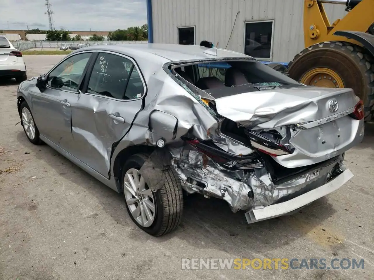3 fotografías del automóvil dañado 4T1C11AK8MU553120 TOYOTA CAMRY 2021