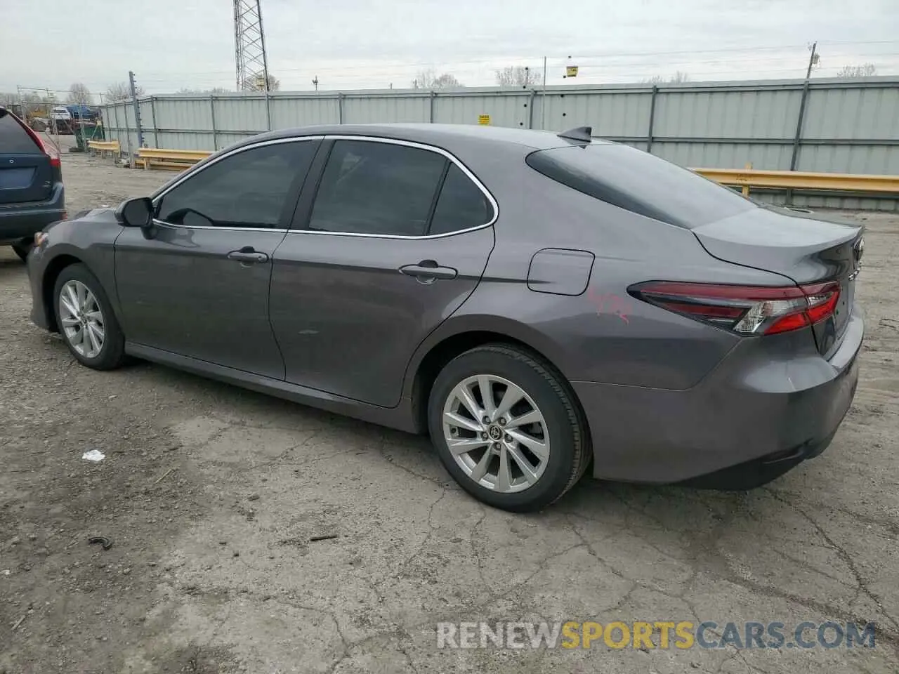 2 fotografías del automóvil dañado 4T1C11AK9MU524385 TOYOTA CAMRY 2021