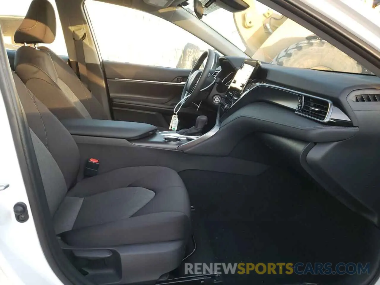 5 fotografías del automóvil dañado 4T1C11AK9MU528243 TOYOTA CAMRY 2021