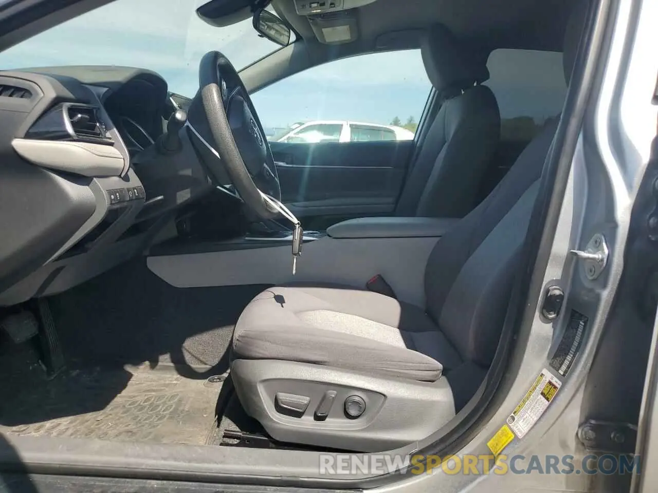 7 fotografías del automóvil dañado 4T1C11AK9MU529229 TOYOTA CAMRY 2021
