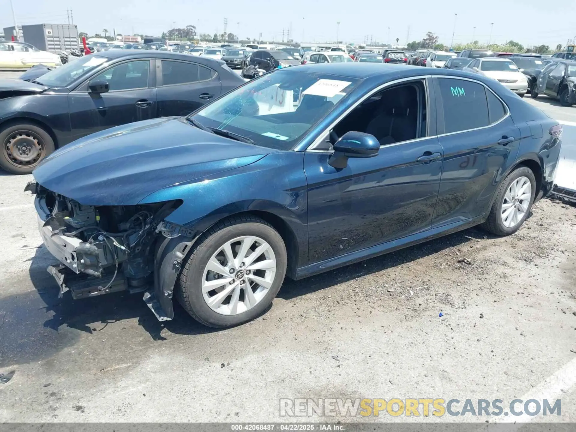 2 fotografías del automóvil dañado 4T1C11AK9MU564529 TOYOTA CAMRY 2021
