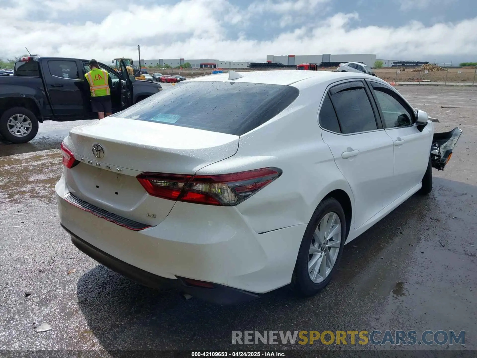 4 fotografías del automóvil dañado 4T1C11AK9MU568208 TOYOTA CAMRY 2021