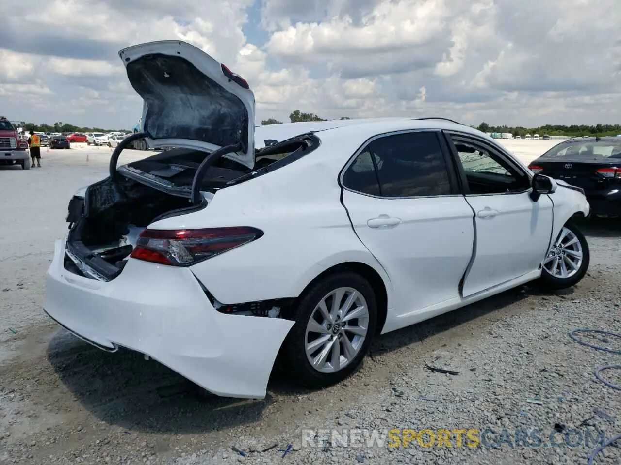3 fotografías del automóvil dañado 4T1C11AKXMU495401 TOYOTA CAMRY 2021