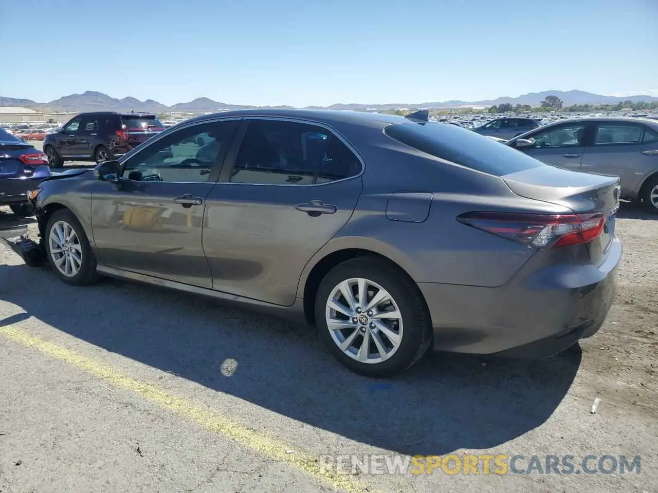 2 fotografías del automóvil dañado 4T1C11AKXMU519521 TOYOTA CAMRY 2021