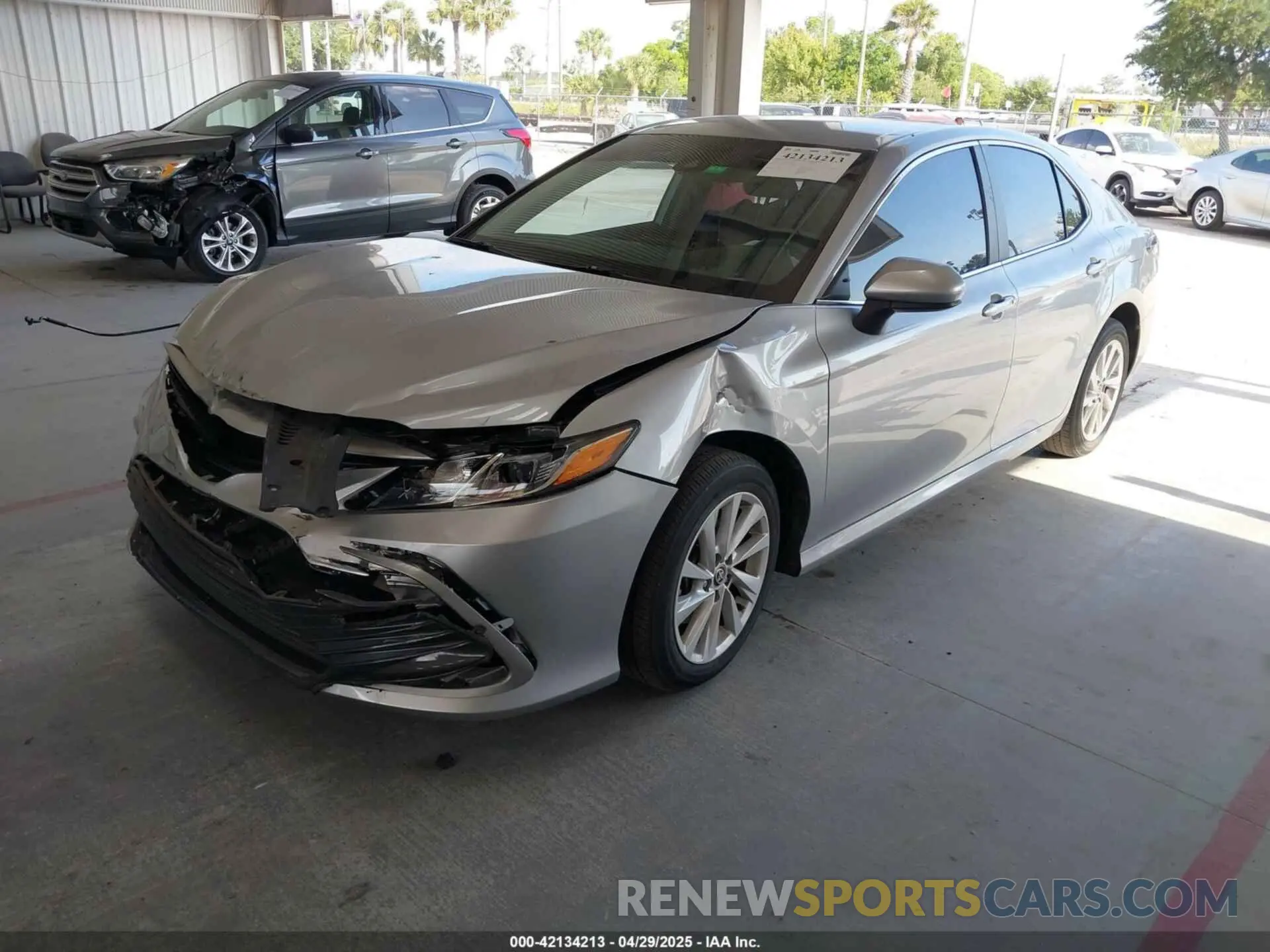 2 fotografías del automóvil dañado 4T1C11AKXMU569254 TOYOTA CAMRY 2021