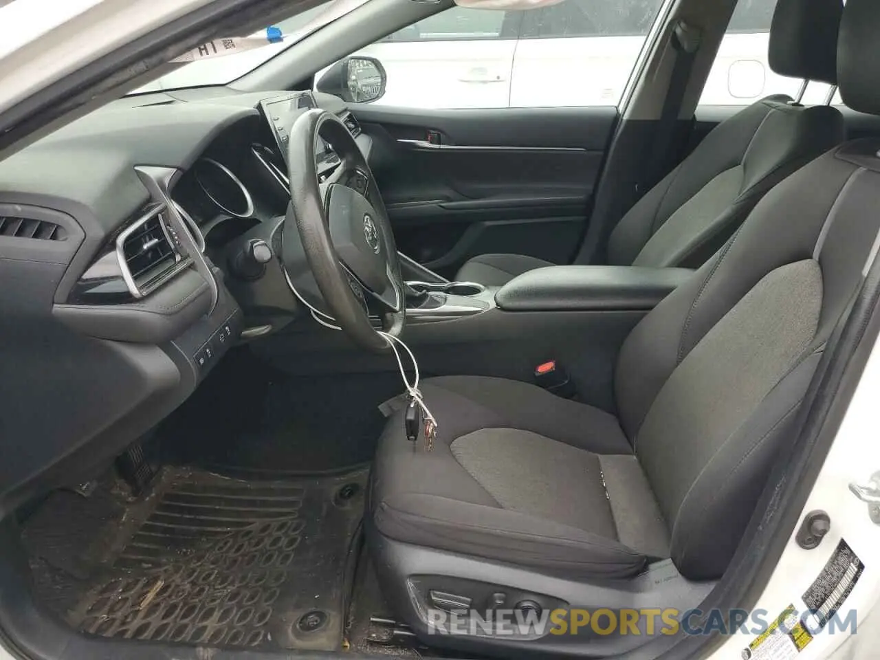 7 fotografías del automóvil dañado 4T1C11AKXMU590010 TOYOTA CAMRY 2021