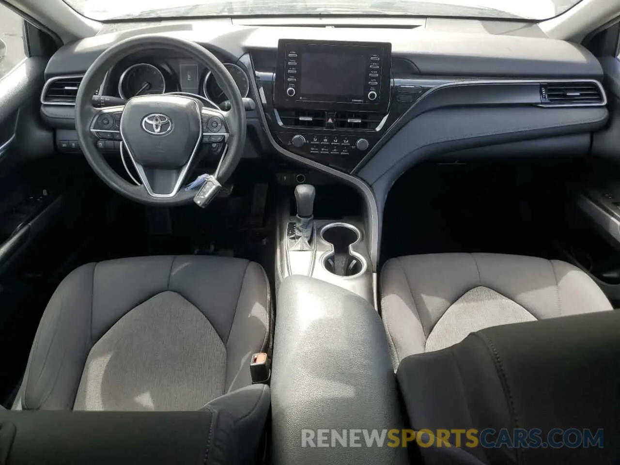 8 fotografías del automóvil dañado 4T1C11AKXMU592775 TOYOTA CAMRY 2021