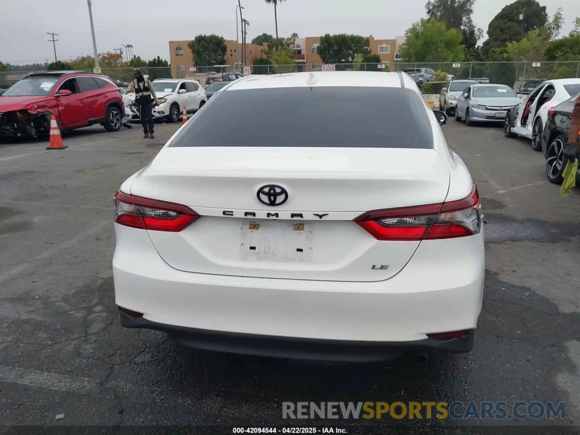 16 fotografías del automóvil dañado 4T1C11AKXMU597300 TOYOTA CAMRY 2021