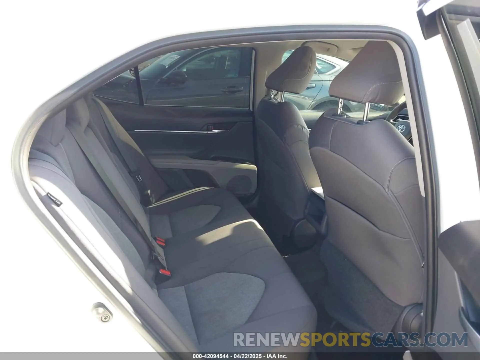 8 fotografías del automóvil dañado 4T1C11AKXMU597300 TOYOTA CAMRY 2021