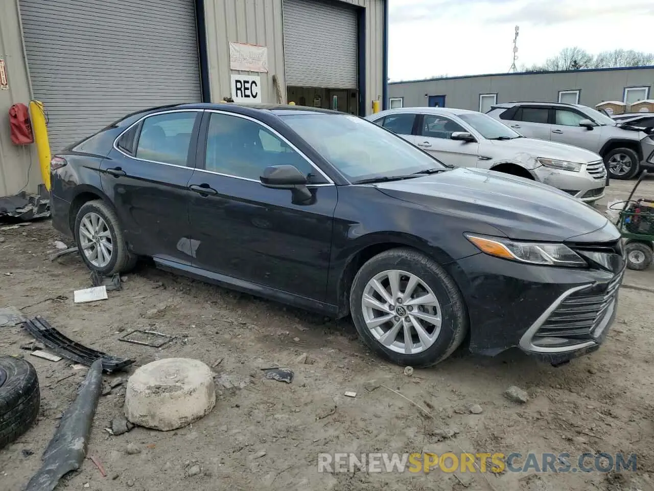 4 fotografías del automóvil dañado 4T1C11BK2MU024454 TOYOTA CAMRY 2021