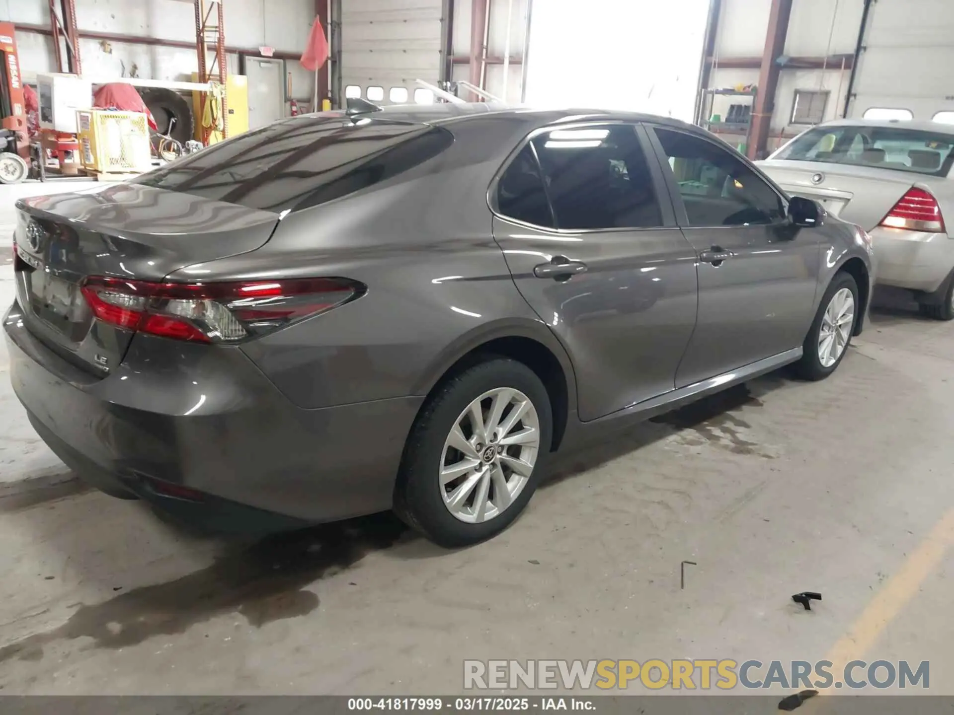 4 fotografías del automóvil dañado 4T1C11BK4MU023001 TOYOTA CAMRY 2021