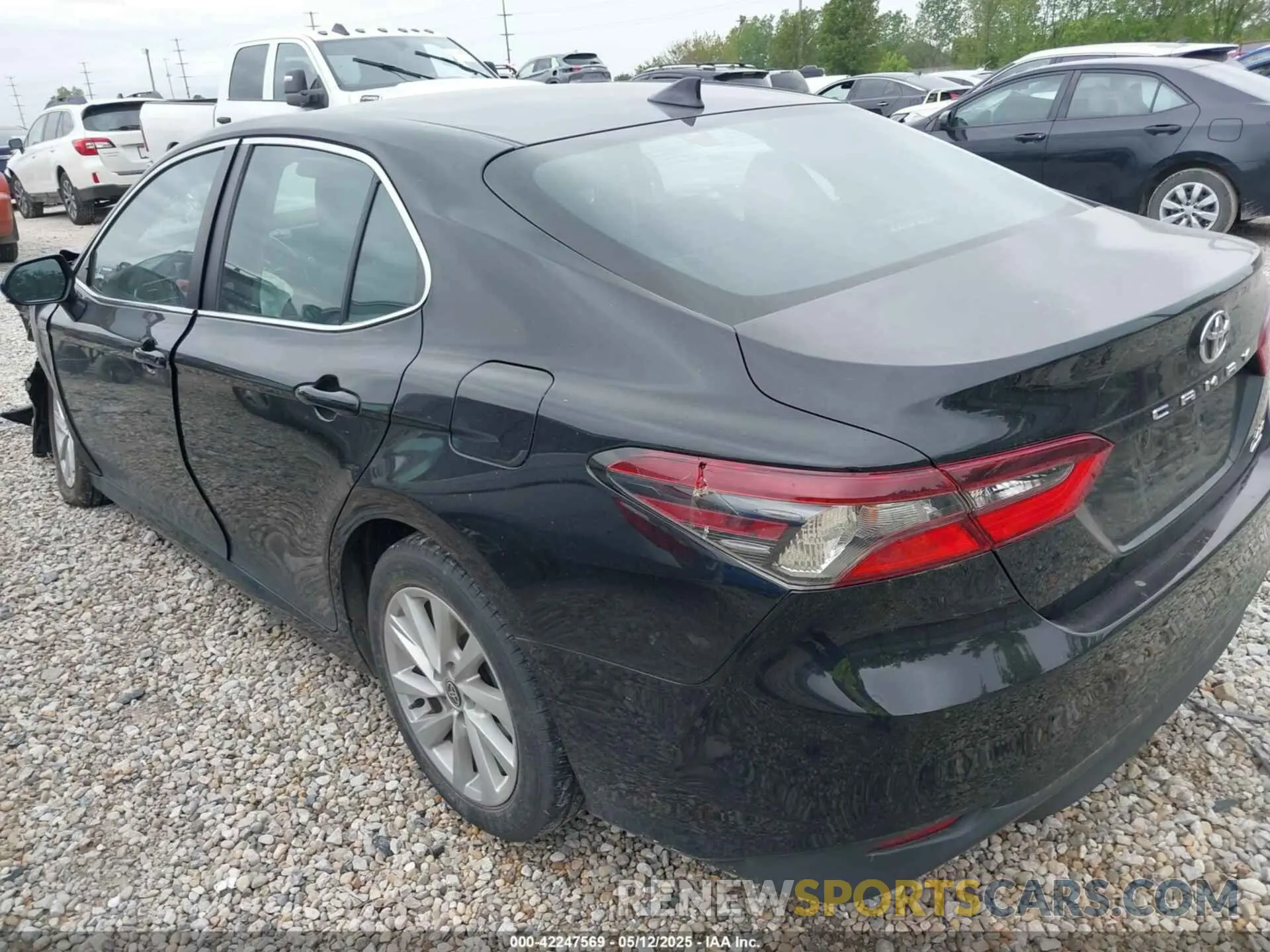 3 fotografías del automóvil dañado 4T1C11BK7MU036762 TOYOTA CAMRY 2021