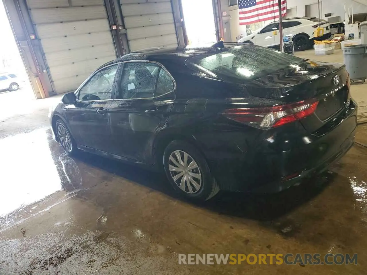 2 fotografías del automóvil dañado 4T1C31AK0MU564512 TOYOTA CAMRY 2021