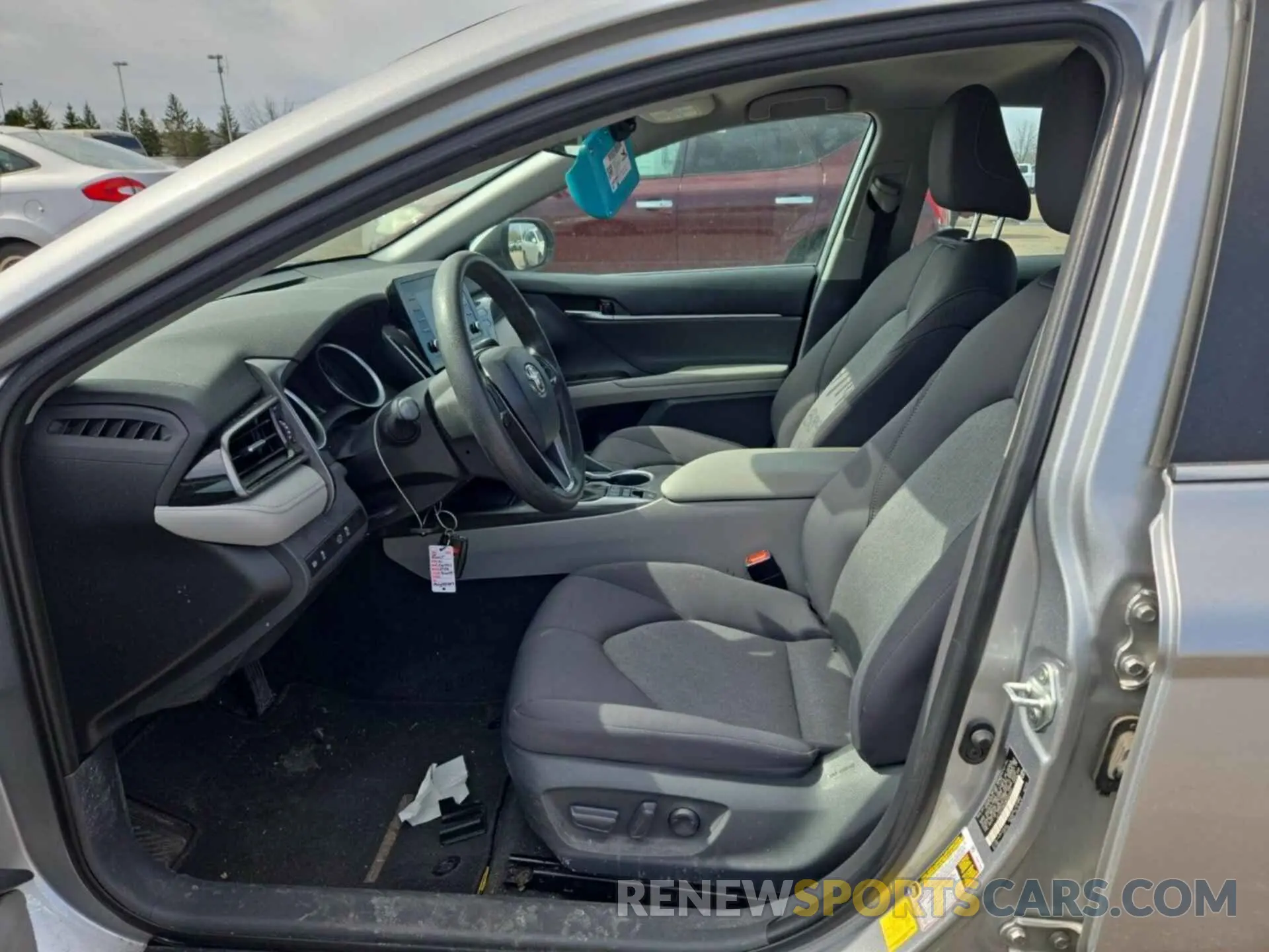 43 fotografías del automóvil dañado 4T1C31AK4MU551407 TOYOTA CAMRY 2021