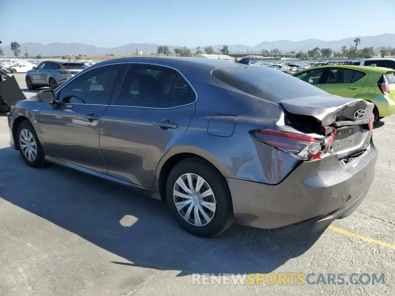 2 fotografías del automóvil dañado 4T1C31AK7MU023151 TOYOTA CAMRY 2021