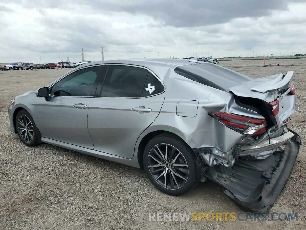 2 fotografías del automóvil dañado 4T1F11AK7MU559858 TOYOTA CAMRY 2021