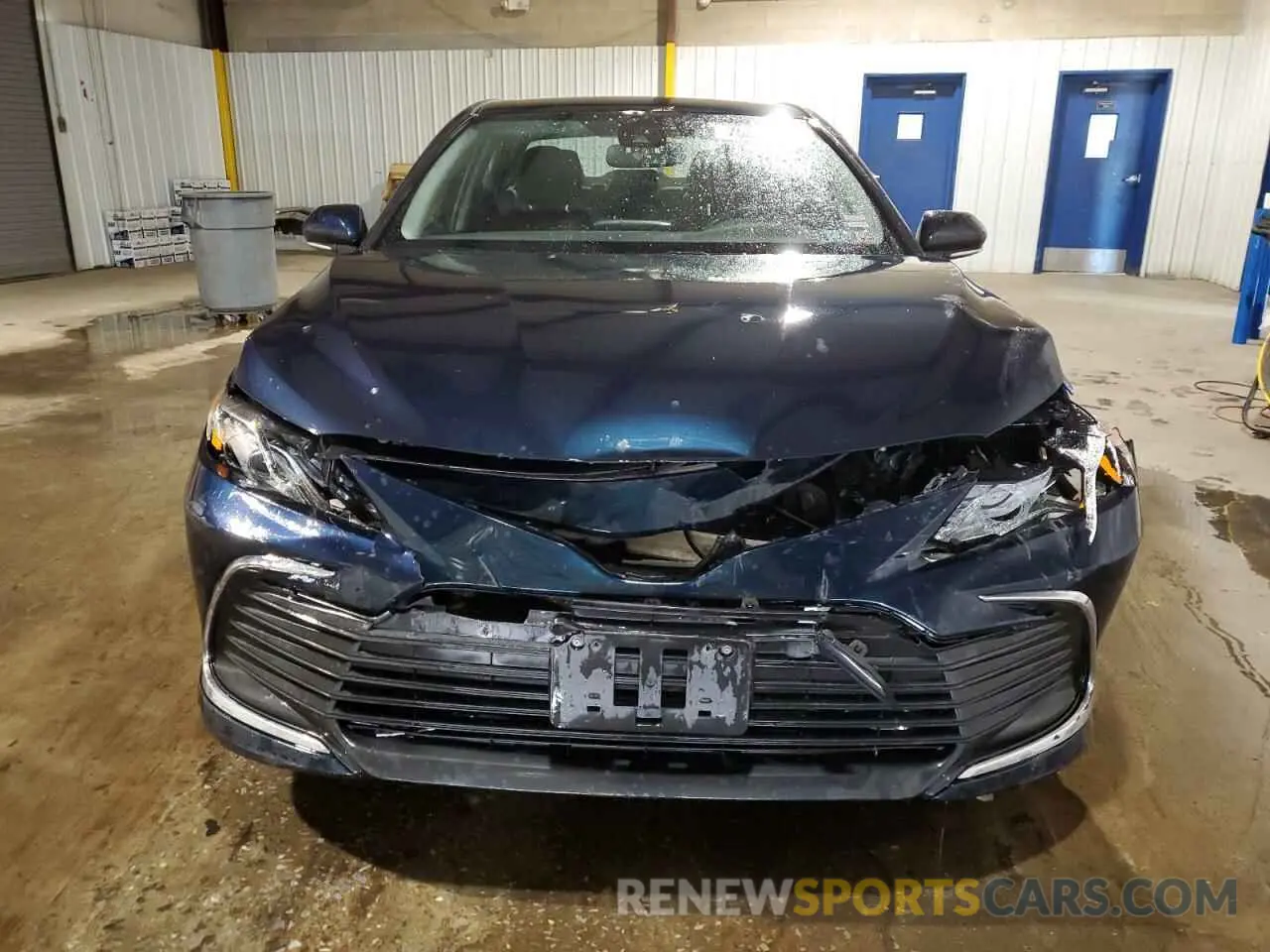 5 fotografías del automóvil dañado 4T1F11BK2MU028615 TOYOTA CAMRY 2021