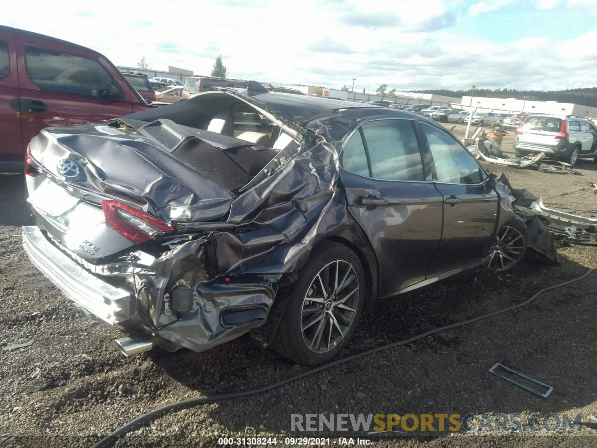 4 fotografías del automóvil dañado 4T1F11BK6MU042498 TOYOTA CAMRY 2021