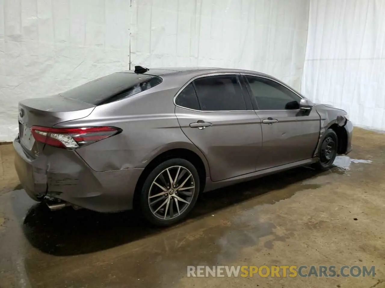 3 fotografías del automóvil dañado 4T1F11BK9MU044875 TOYOTA CAMRY 2021