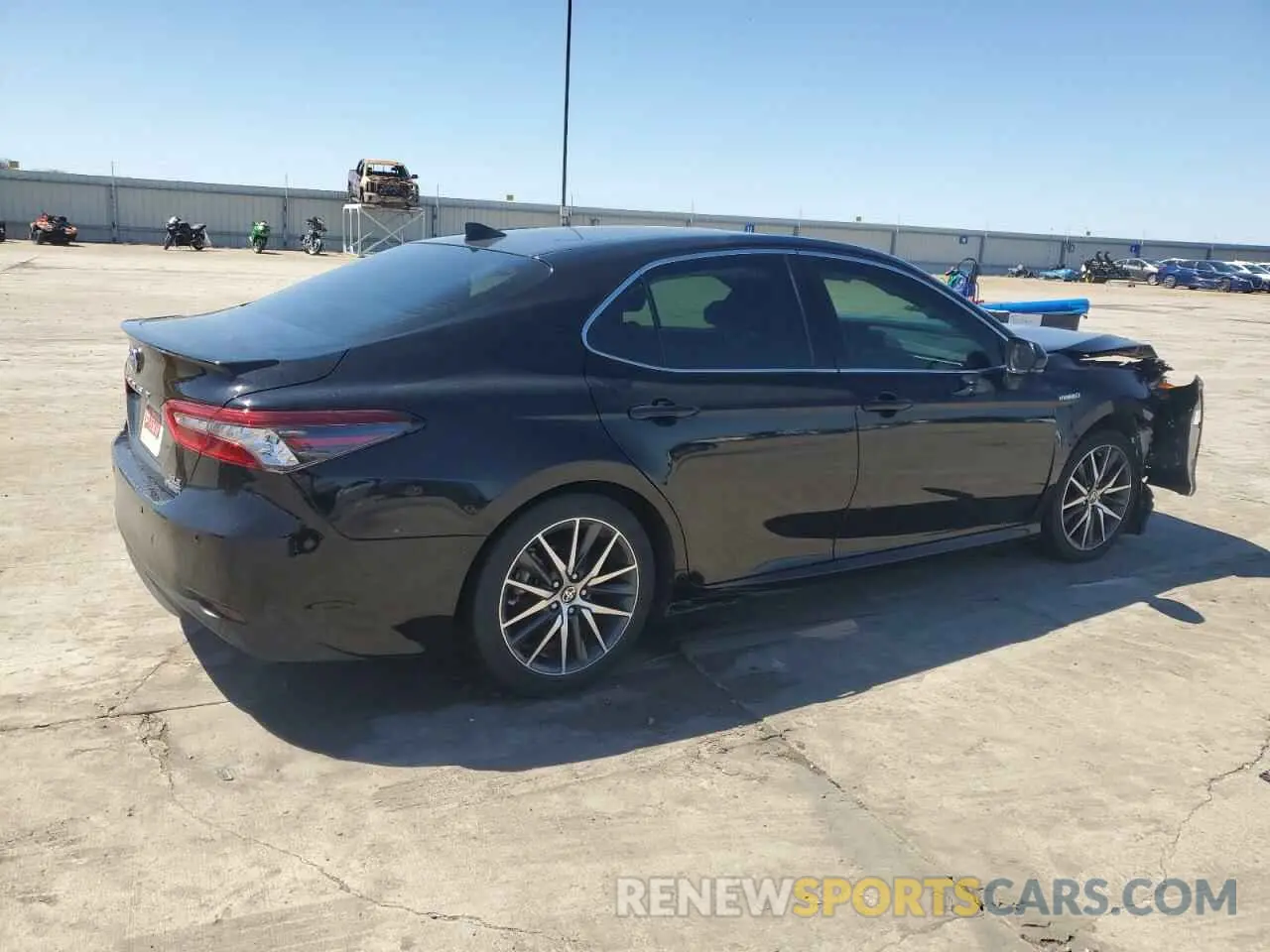 3 fotografías del automóvil dañado 4T1F31AK1MU549465 TOYOTA CAMRY 2021