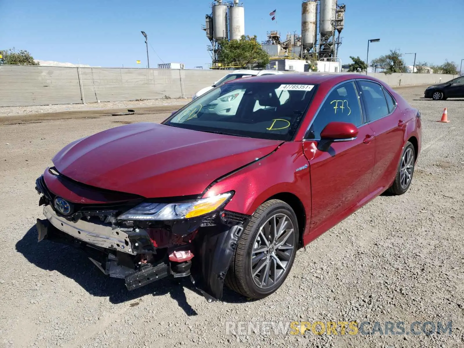 2 fotografías del automóvil dañado 4T1F31AK2MU550625 TOYOTA CAMRY 2021