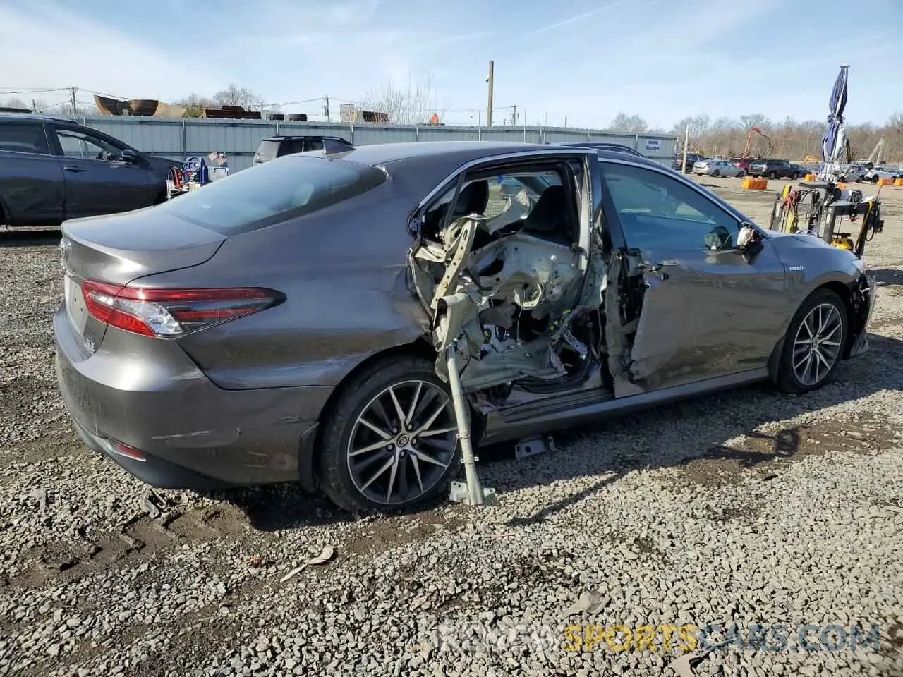 3 fotografías del automóvil dañado 4T1F31AK6MU557108 TOYOTA CAMRY 2021