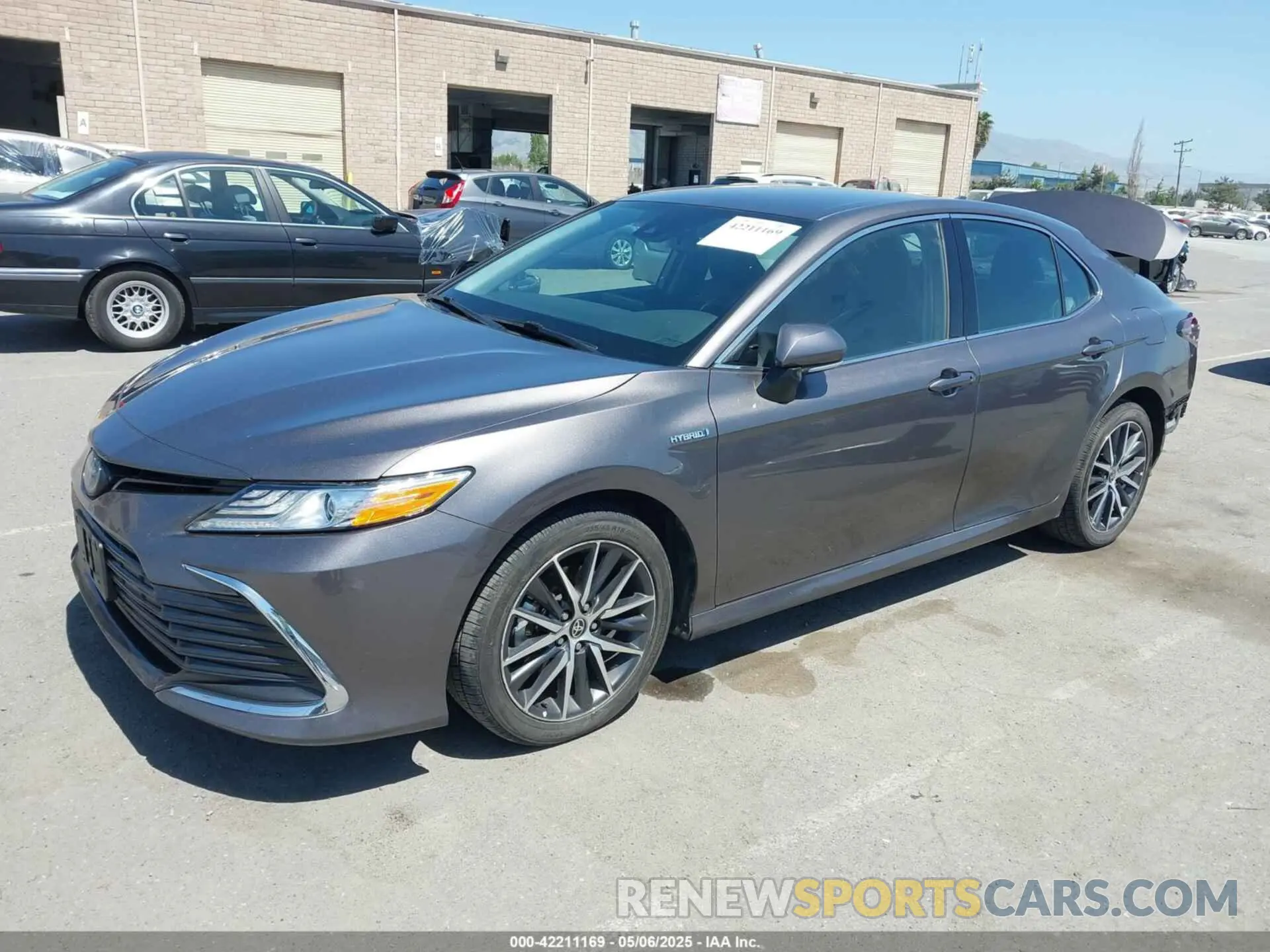 2 fotografías del automóvil dañado 4T1F31AK9MU560049 TOYOTA CAMRY 2021