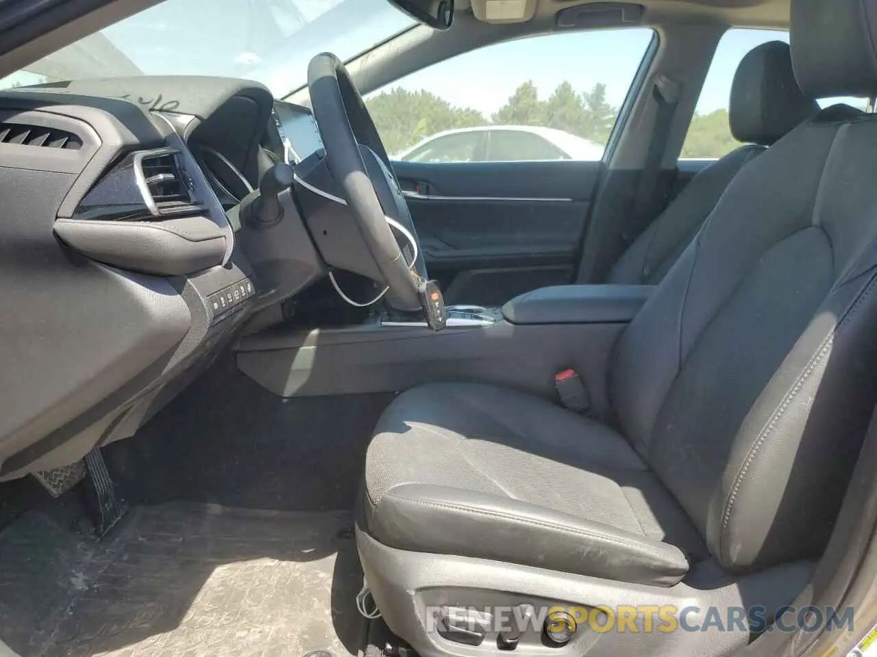 7 fotografías del automóvil dañado 4T1F31AK9MU564196 TOYOTA CAMRY 2021