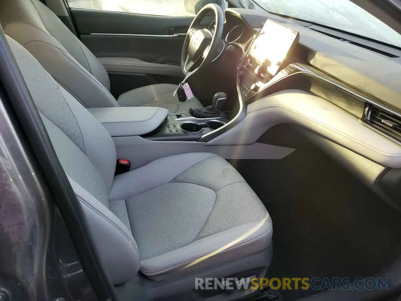 5 fotografías del automóvil dañado 4T1F31AK9MU569964 TOYOTA CAMRY 2021