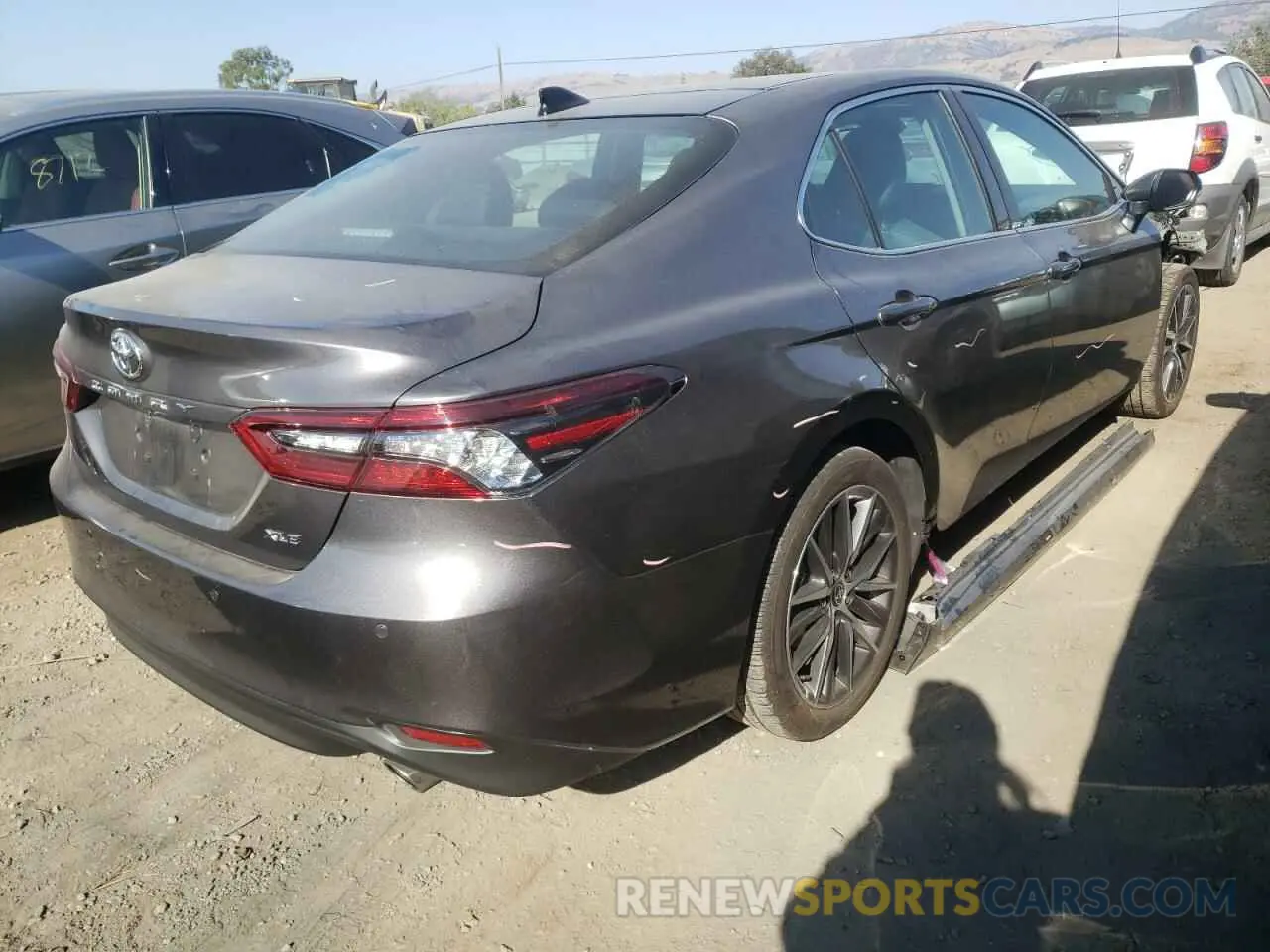 4 fotografías del automóvil dañado 4T1FZ1AK5MU049274 TOYOTA CAMRY 2021
