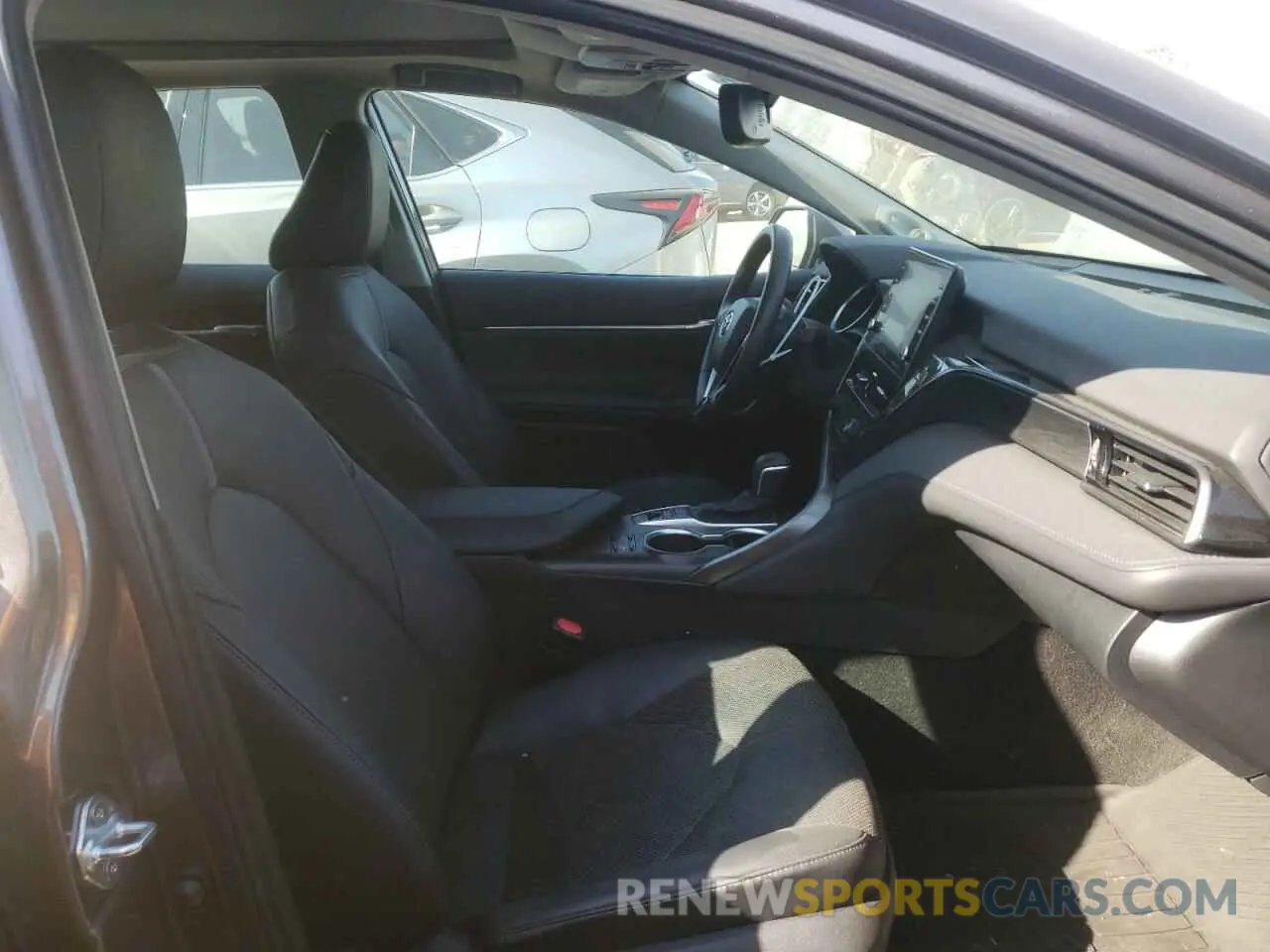 5 fotografías del automóvil dañado 4T1FZ1AK5MU049274 TOYOTA CAMRY 2021